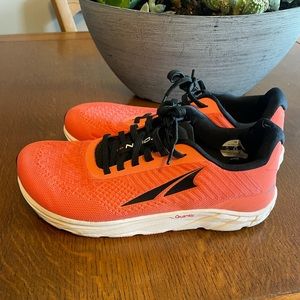 Women’s Altra torin 4.5 plush size 9